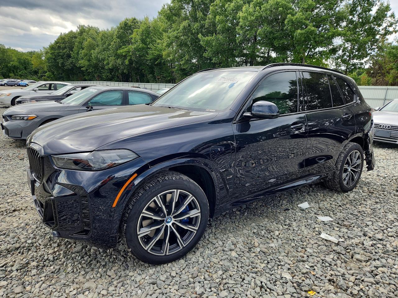 2024 BMW X5 xDrive50E - zdjęcie główne