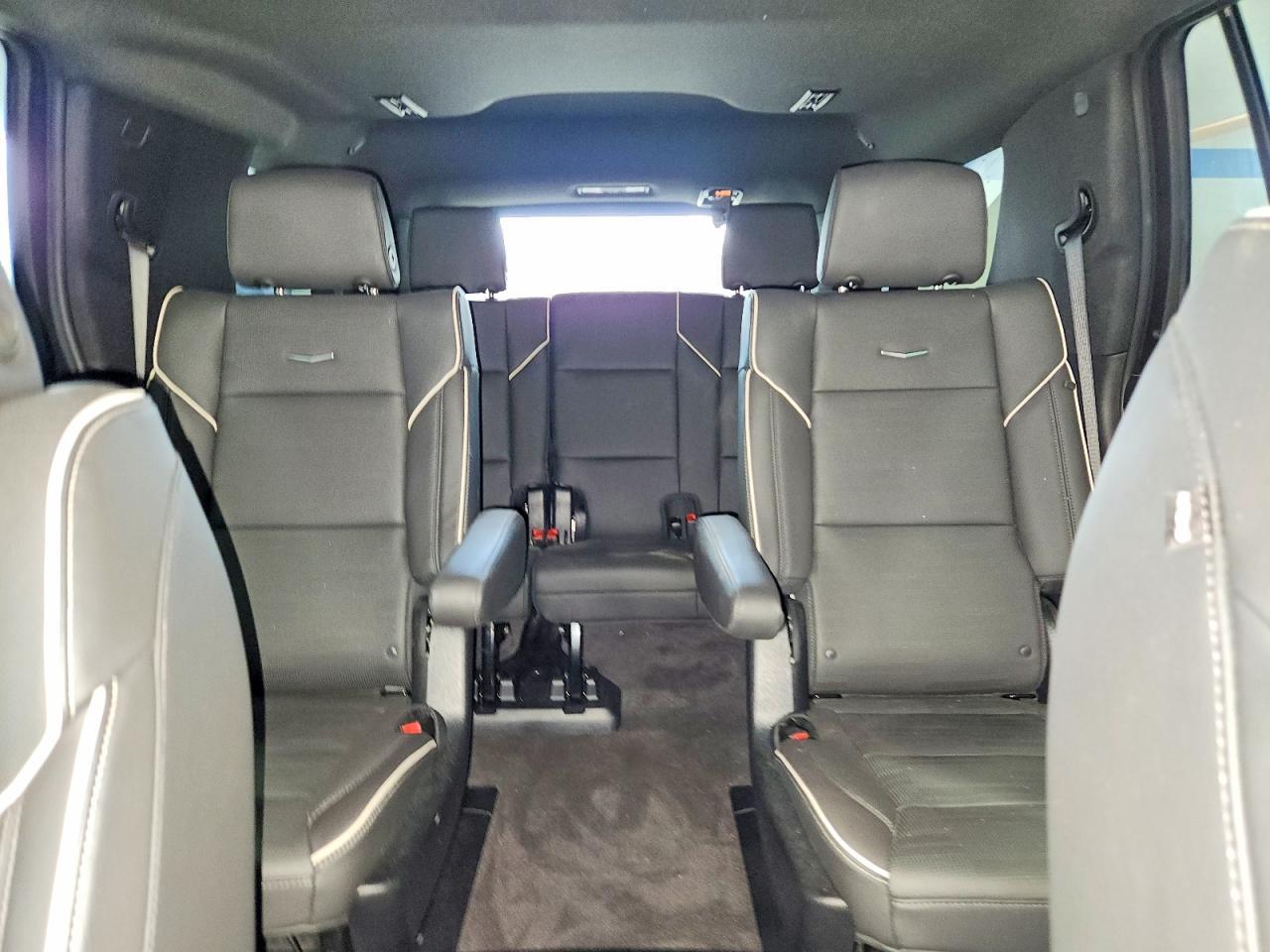 2024 Cadillac Escalade Sport - zdjęcie 10