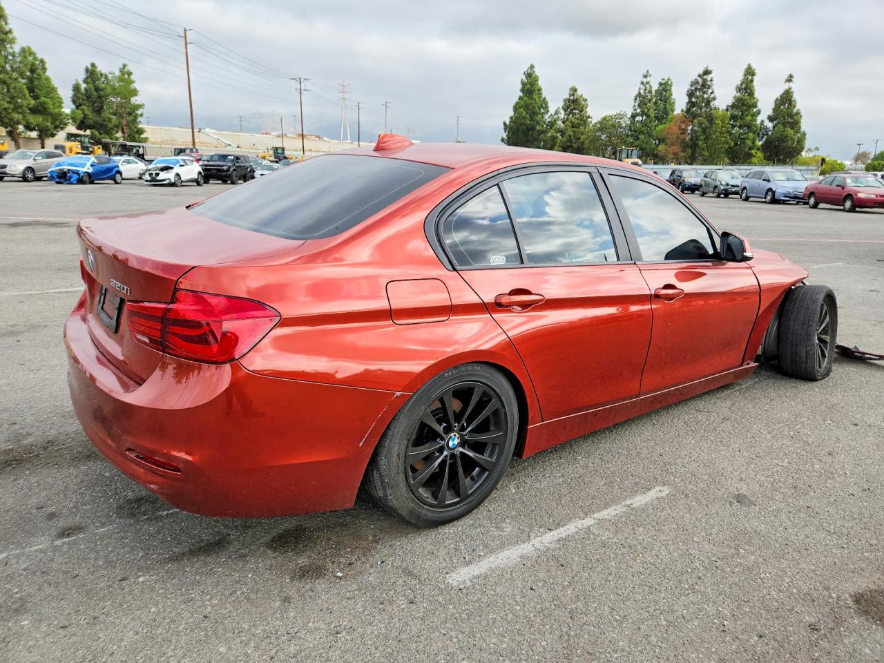 2018 BMW 320 I - zdjęcie 3