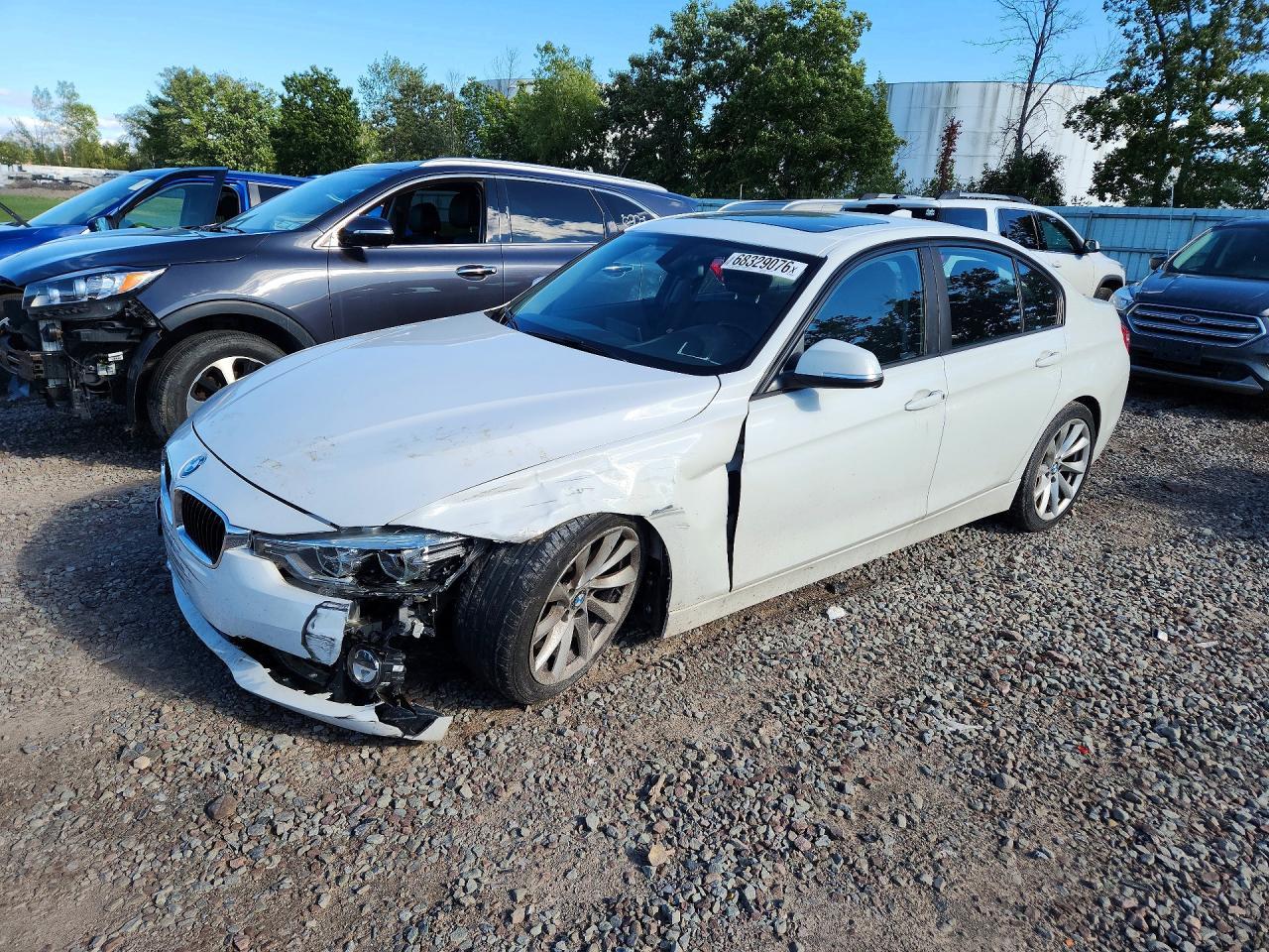 2018 BMW Seria 3 320i - zdjęcie główne