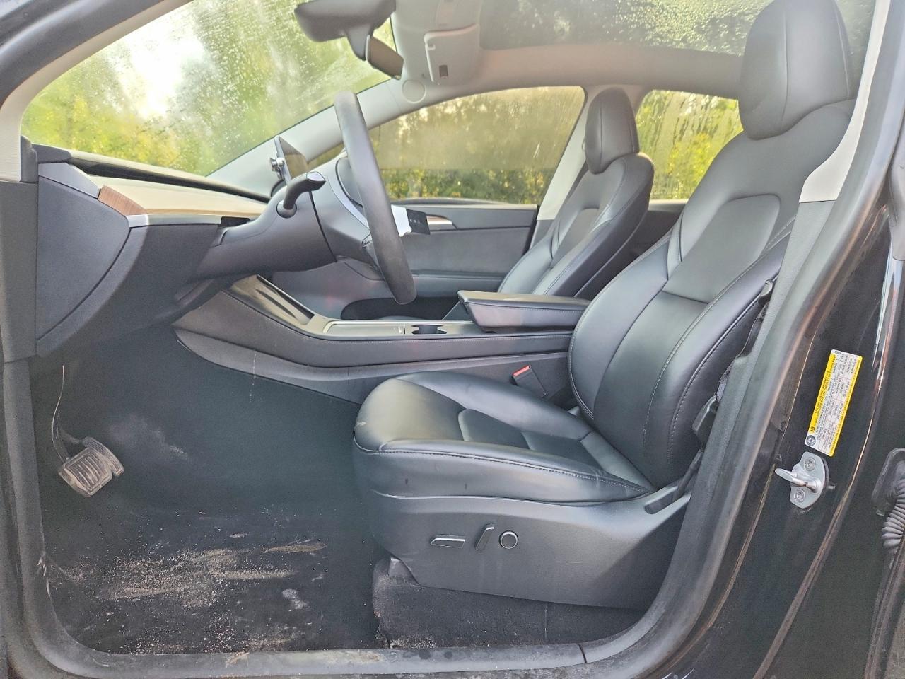 2024 Tesla Model Y - zdjęcie 7