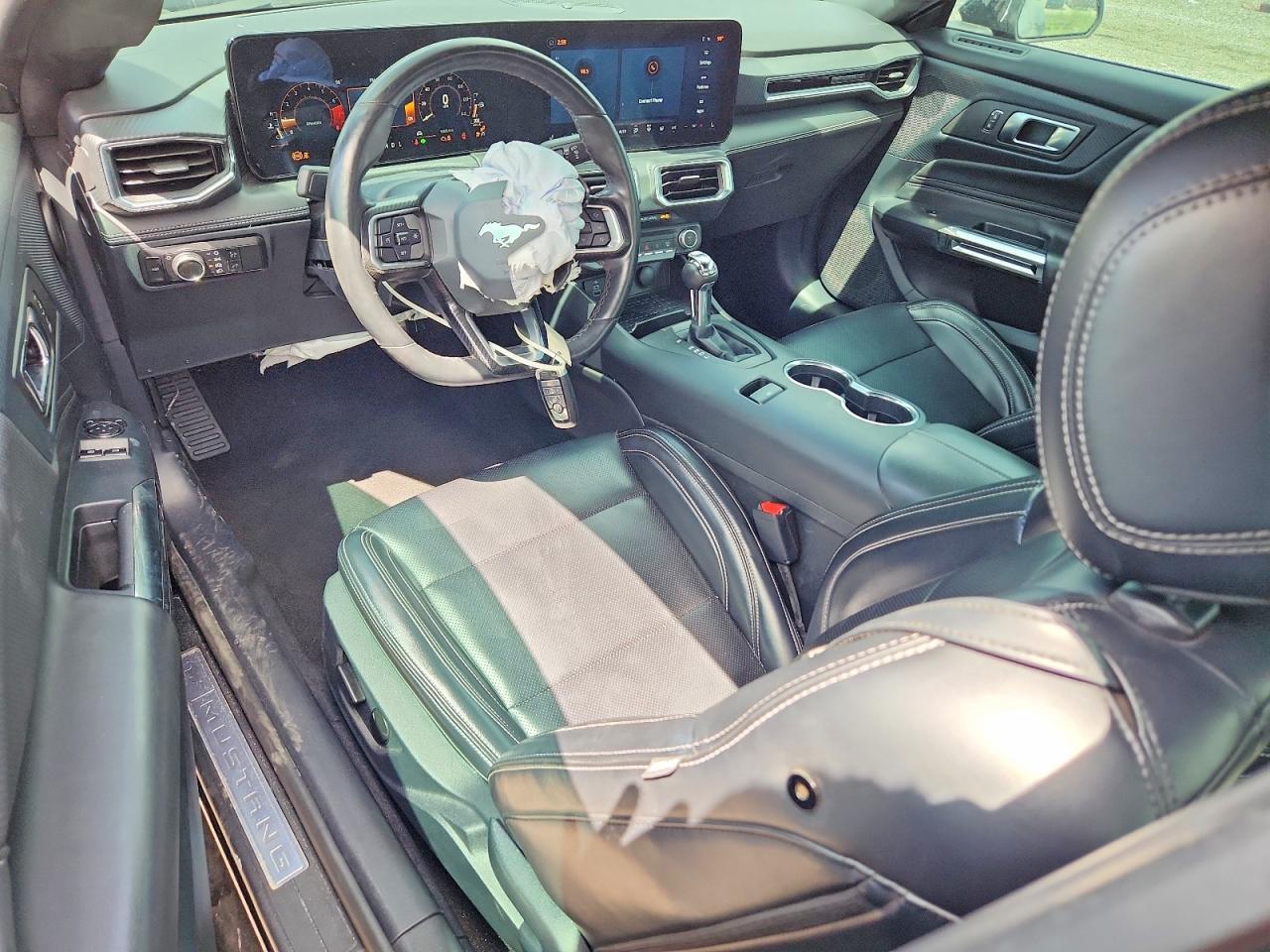 2024 Ford Mustang - zdjęcie 8