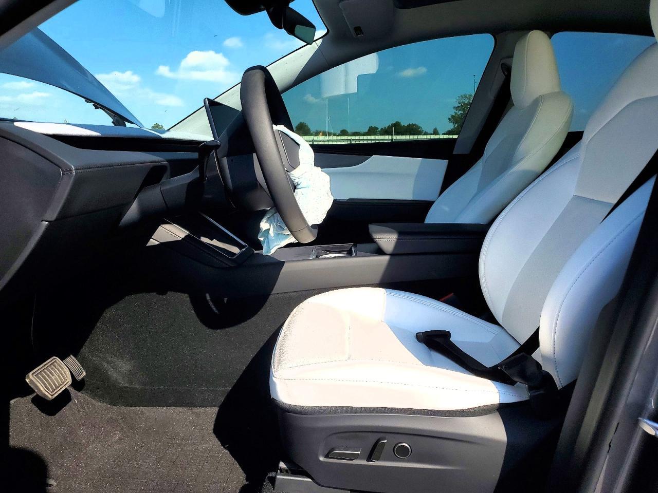 2026 Tesla Model Y - zdjęcie 7