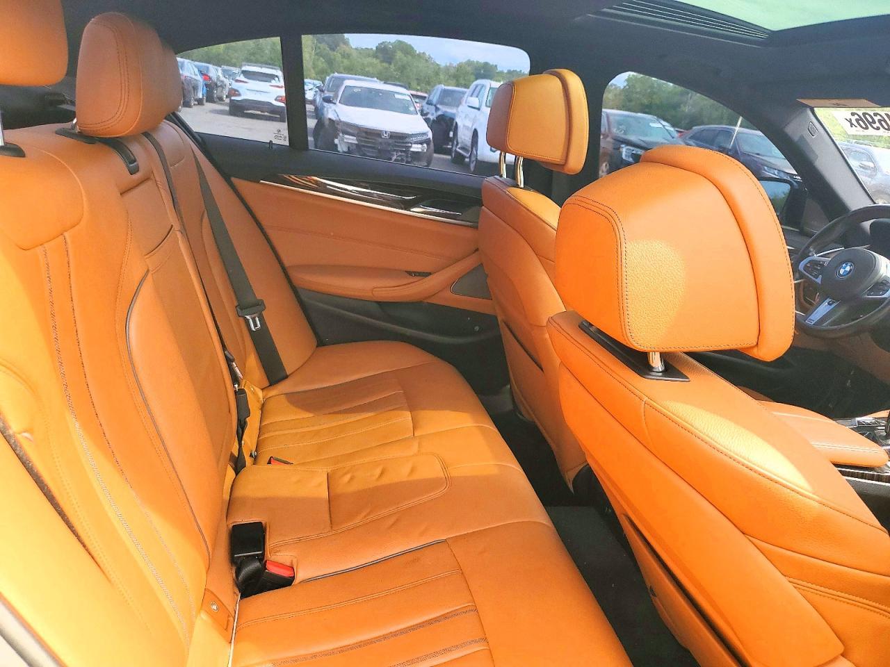 2018 BMW Seria 5 540i - zdjęcie 10