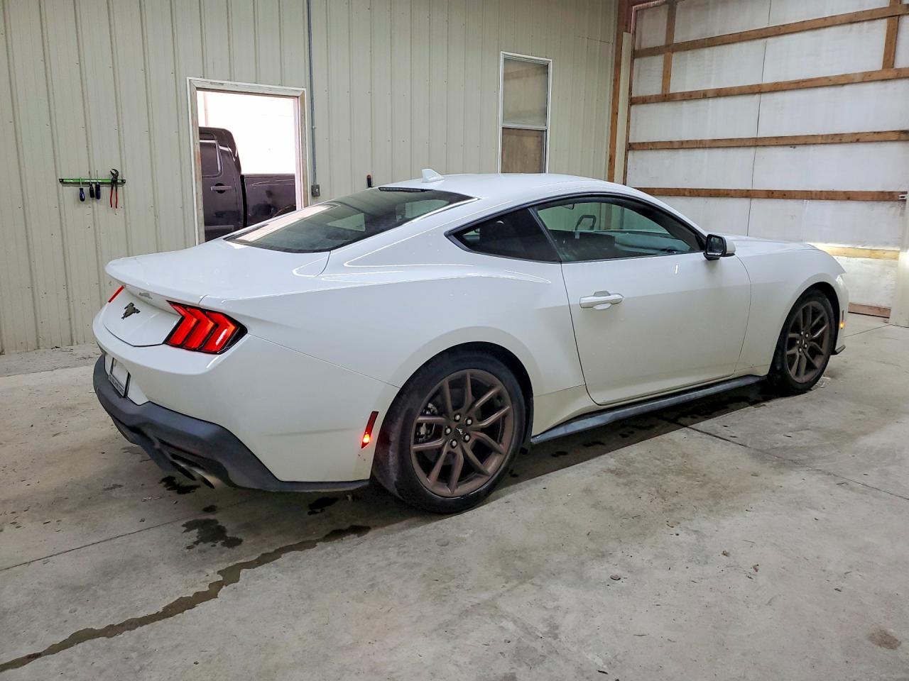 2026 Ford Mustang - zdjęcie 3