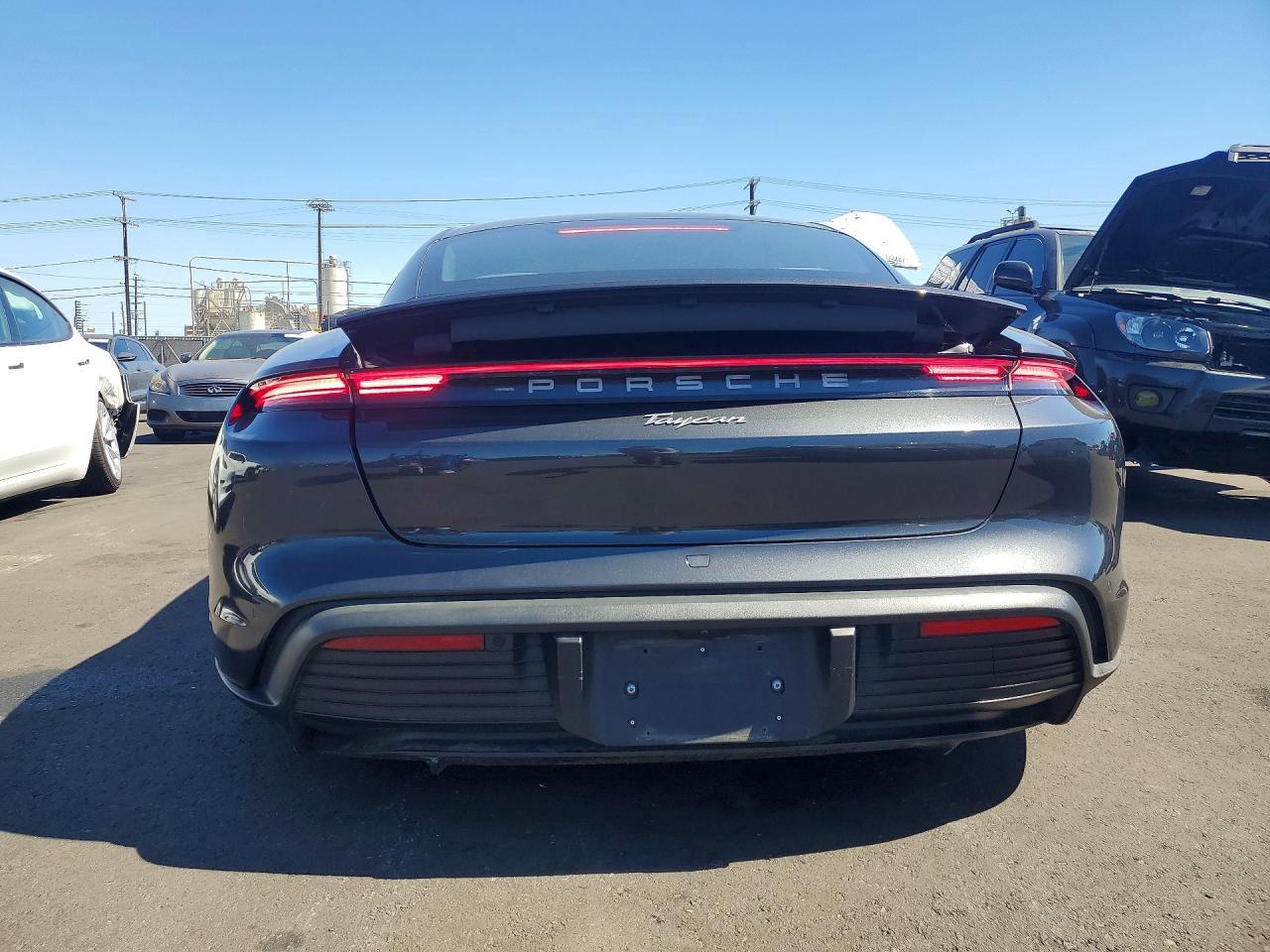 2021 Porsche Taycan - zdjęcie 6