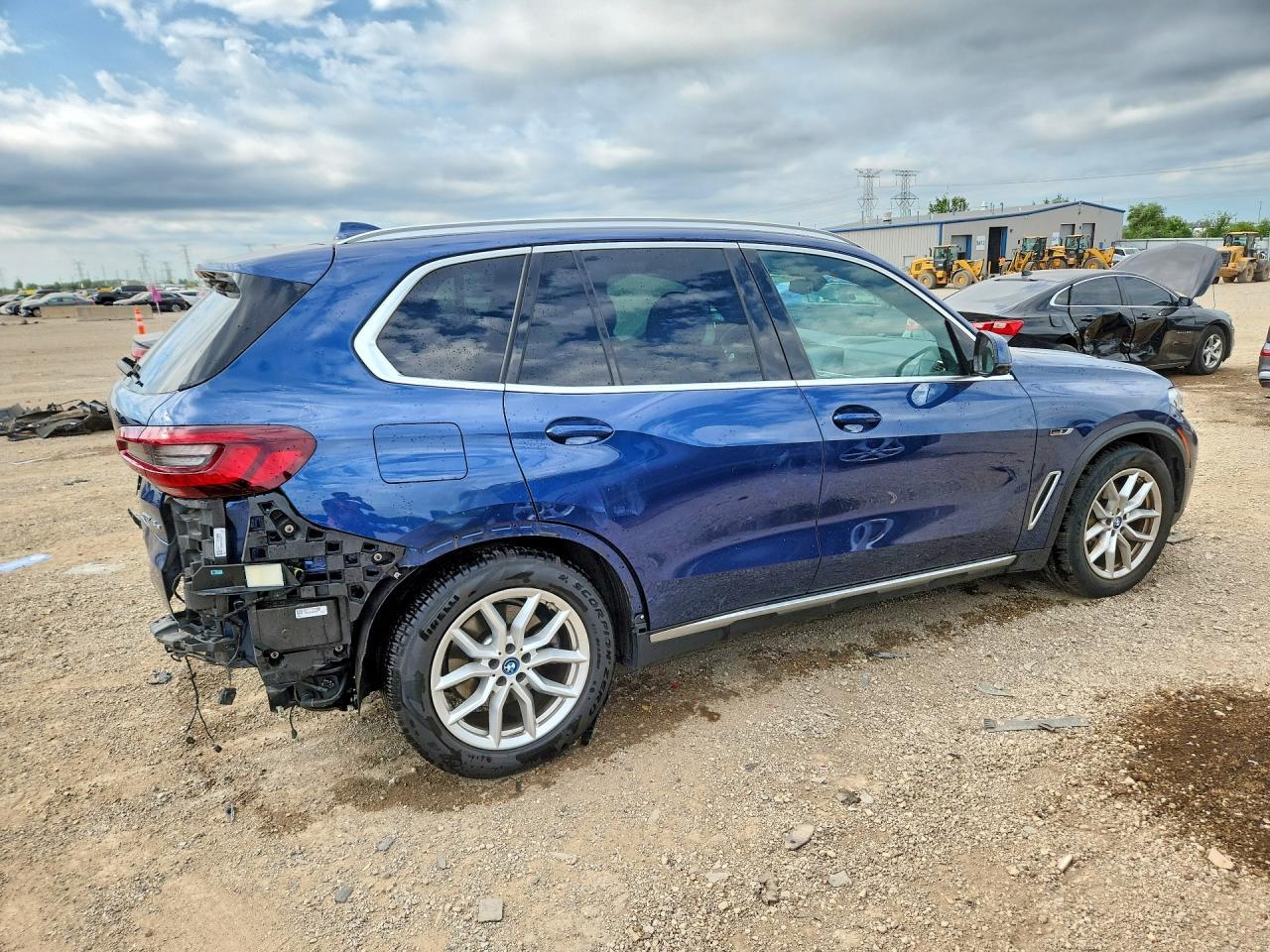 2022 BMW X5 xDrive45E - zdjęcie 3