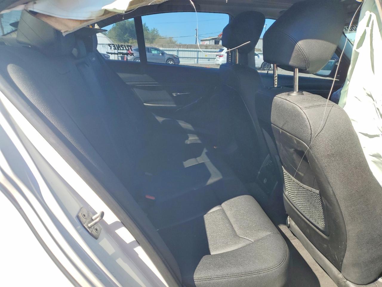 2018 BMW Seria 3 320i - zdjęcie 10