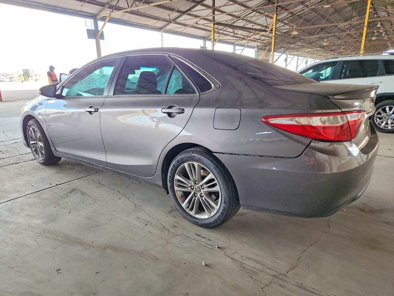 2017 Toyo Camry - zdjęcie 2
