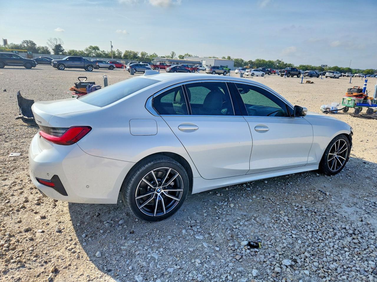 2021 BMW 330I - zdjęcie 3