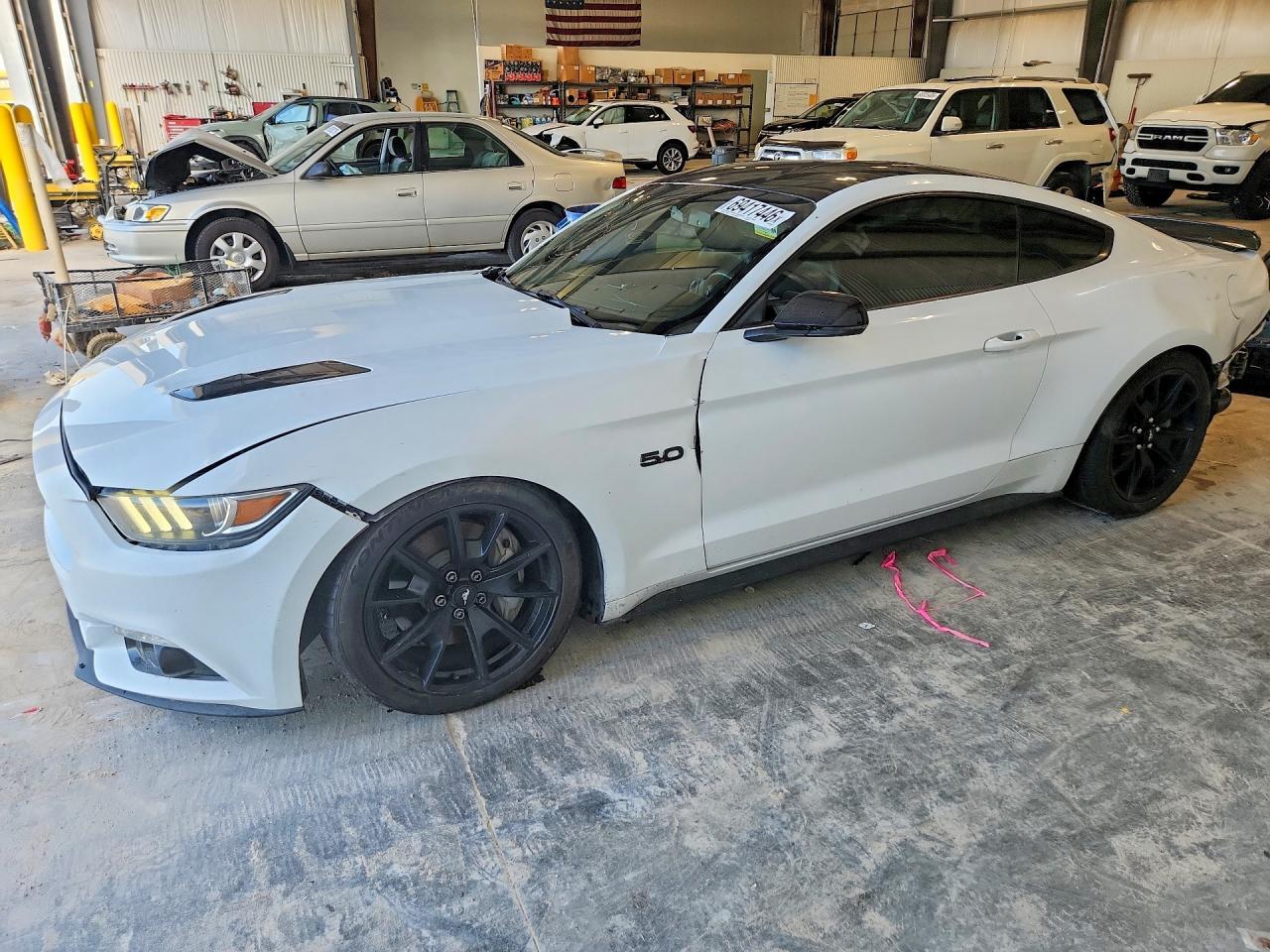 2017 Ford Mustang Gt - zdjęcie główne