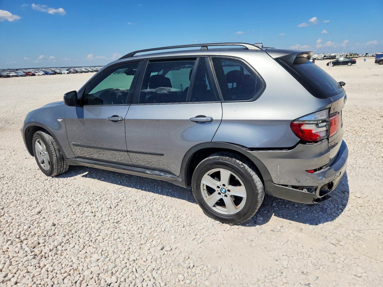 2013 BMW X5 xDrive35I - zdjęcie 2