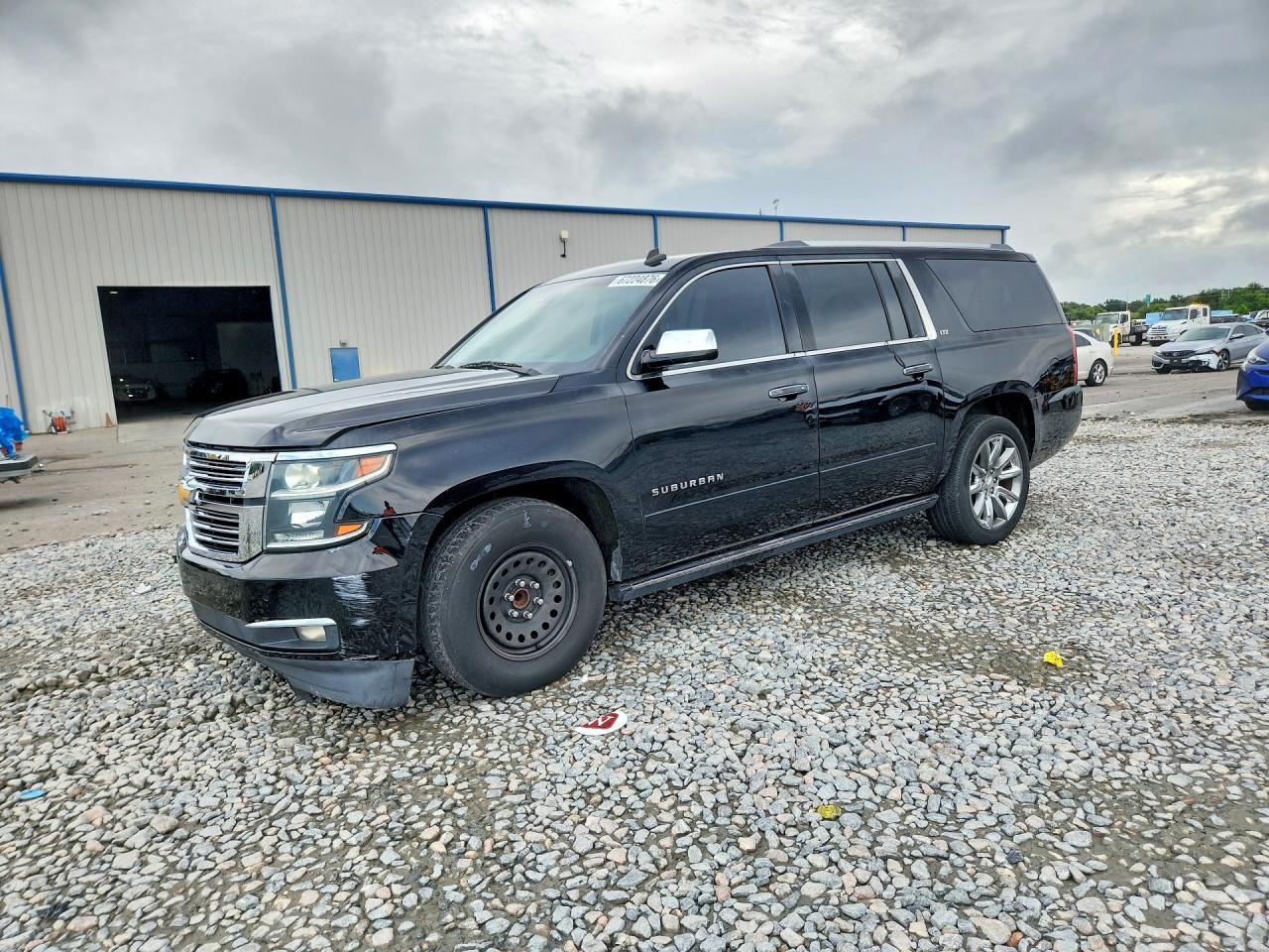 2015 Chevrolet Suburban C1500 Ltz - zdjęcie główne