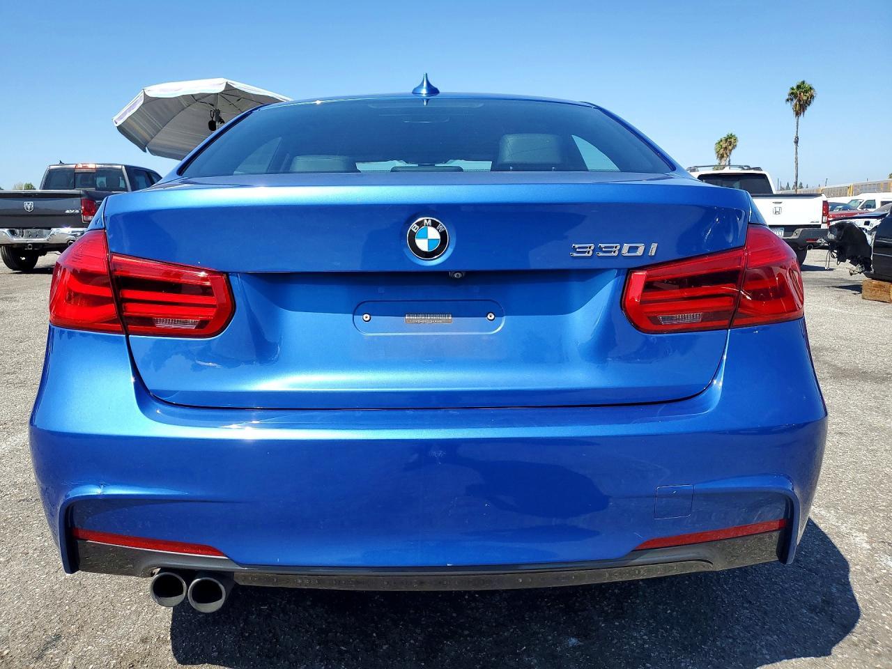 2018 BMW 330 I - zdjęcie 6