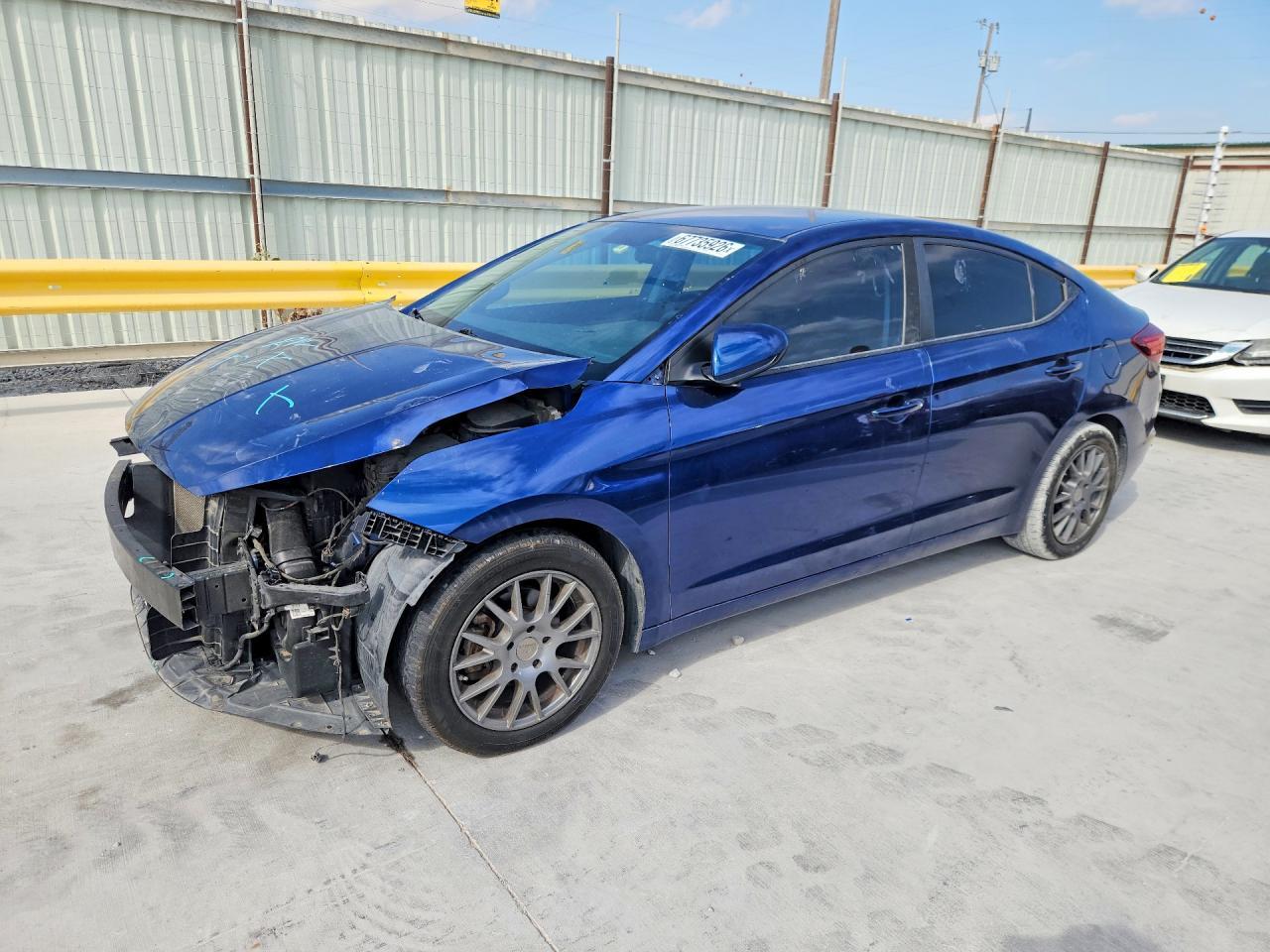 2019 Hyundai Elantra - zdjęcie główne