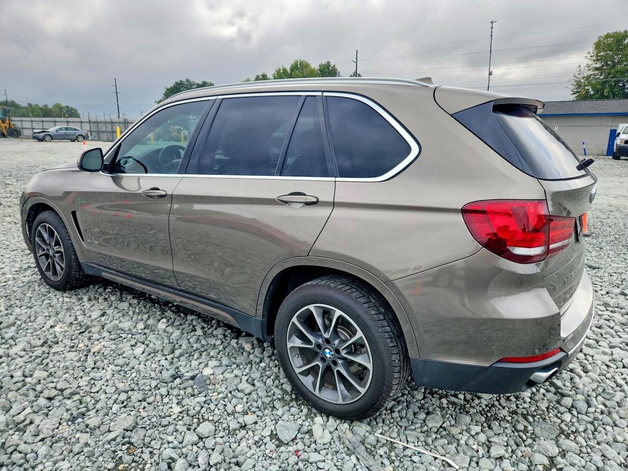 2017 BMW X5 xDrive35I - zdjęcie 2
