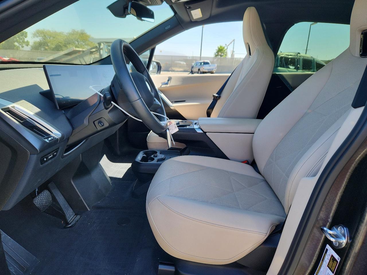 2025 BMW Ix xDrive50 - zdjęcie 7