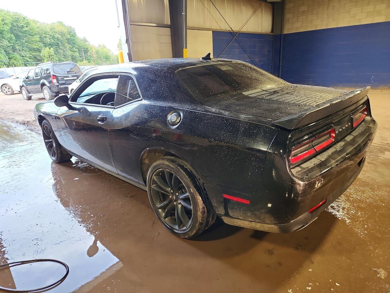Dodge Challenger - zdjęcie 2