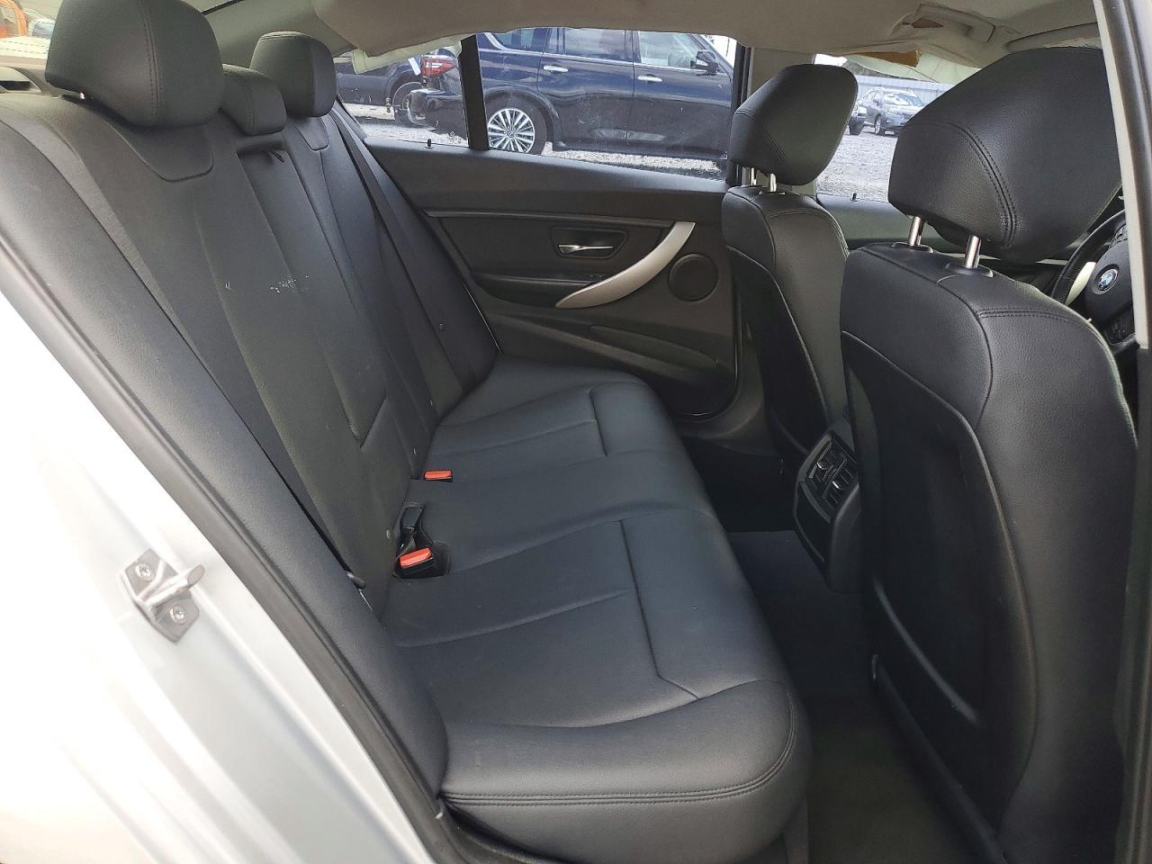 2014 BMW 320 I - zdjęcie 10