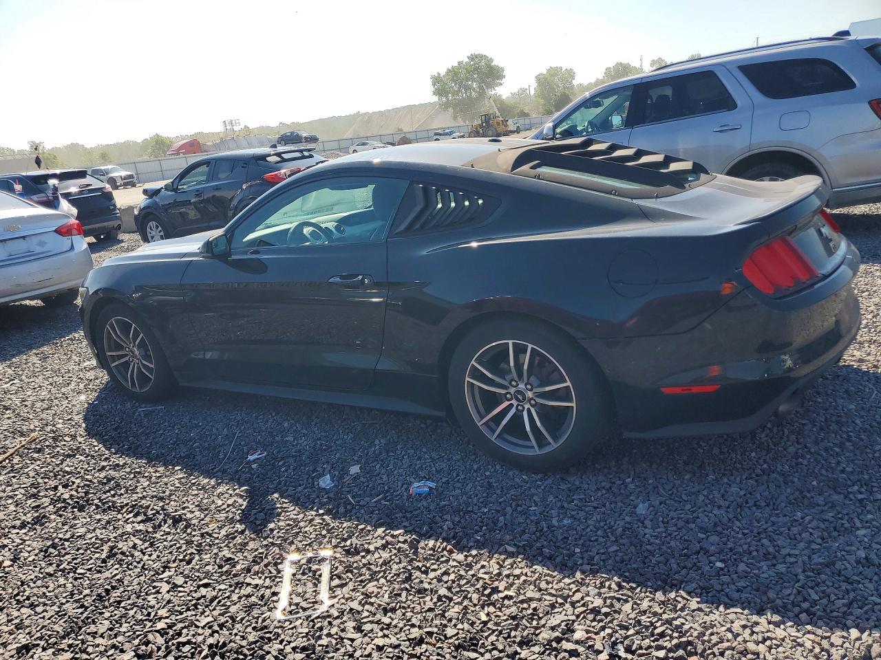 2016 Ford Mustang - zdjęcie 2