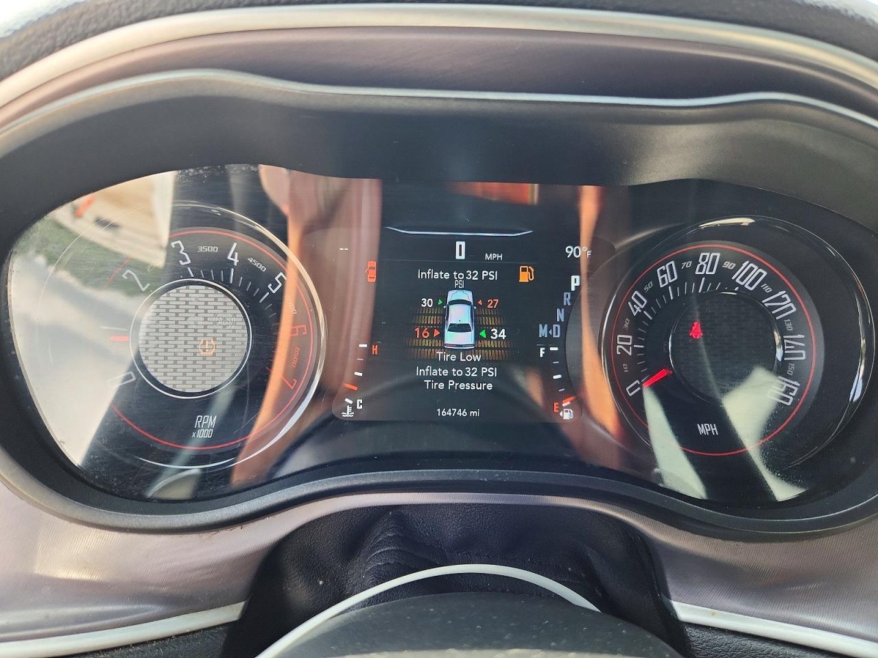 2019 Dodge Challenger R/T - zdjęcie 9