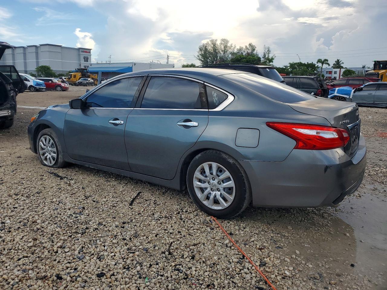 2017 Nissan Altima 2.5 S - zdjęcie 2
