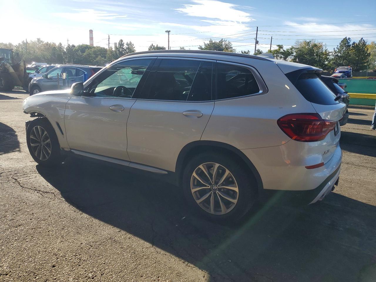 2019 BMW X3 xDrive30I - zdjęcie 2
