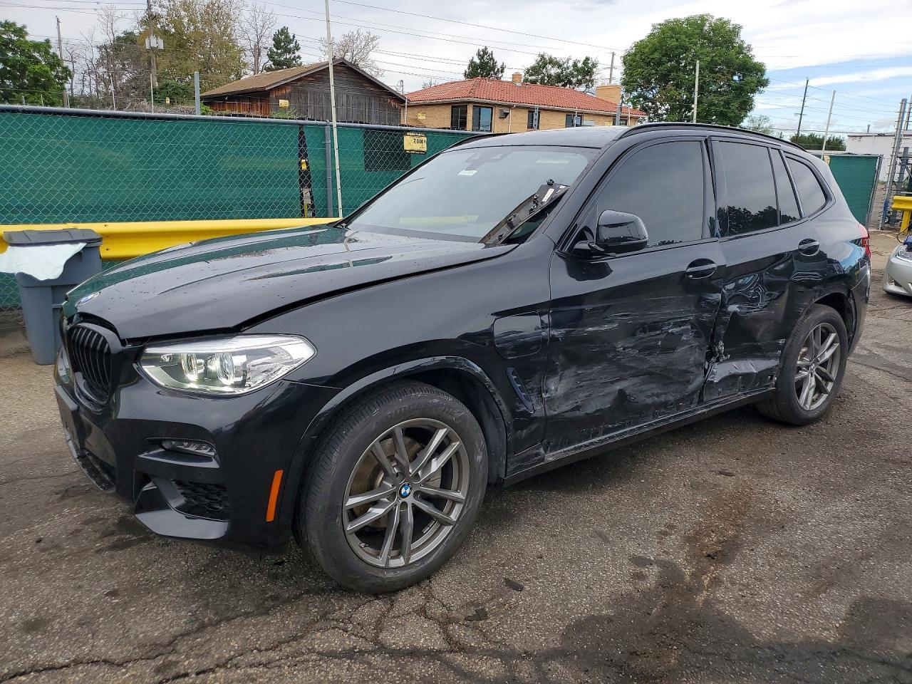 2021 BMW X3 xDrive30E - zdjęcie główne