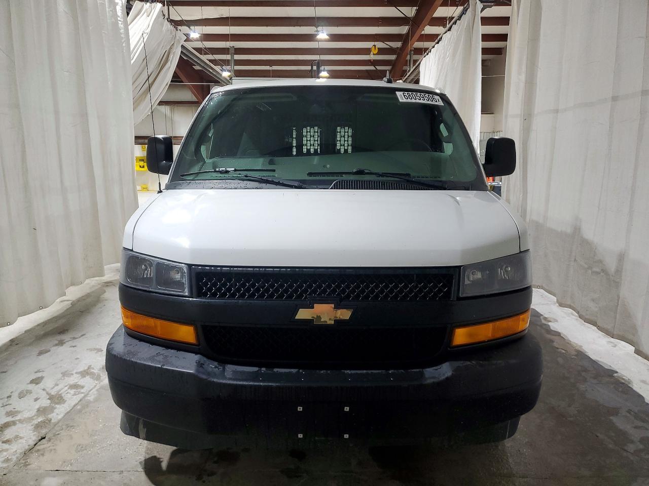 2020 Chevrolet Express G2500 - zdjęcie 5