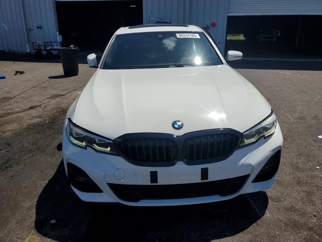 2021 BMW 330I - zdjęcie 5