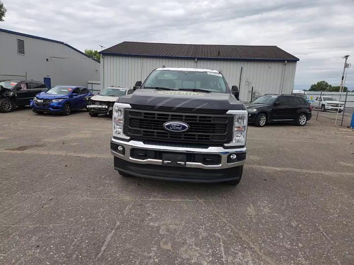 2024 Ford F250 Super Duty - zdjęcie 13