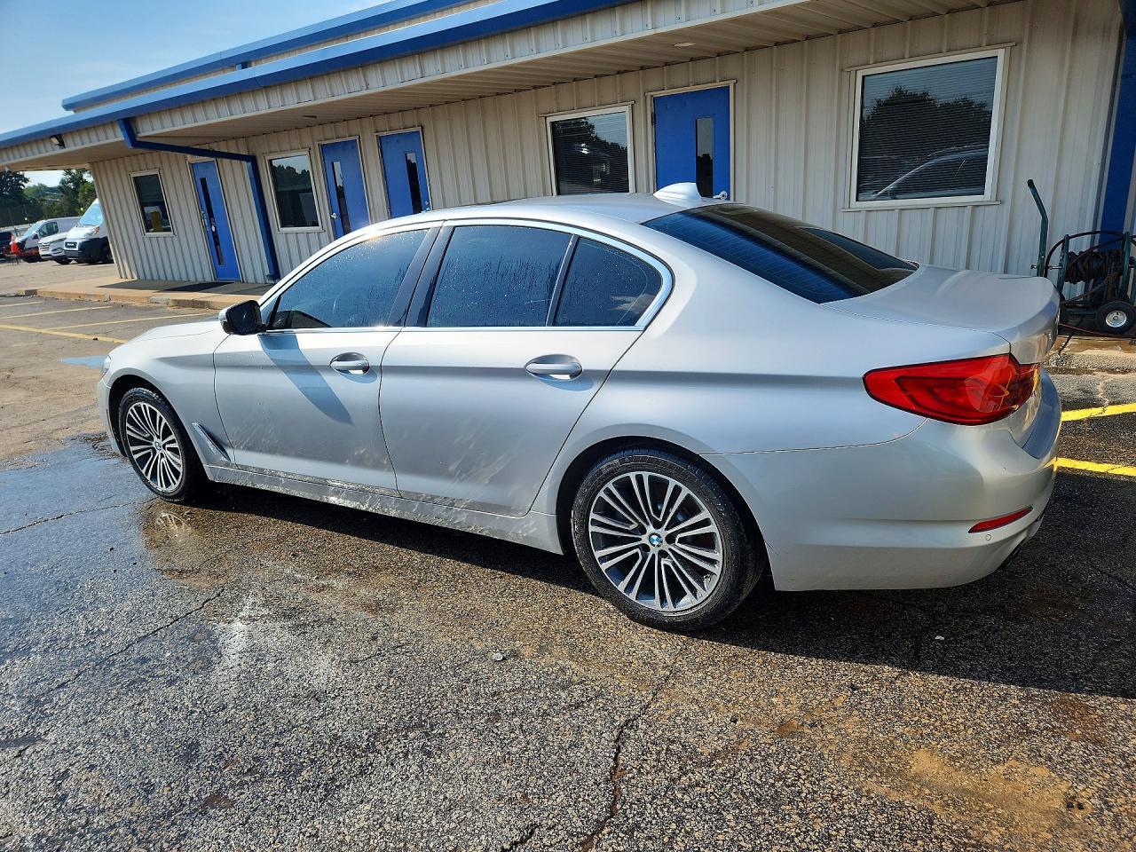 2019 BMW 530 I - zdjęcie 2