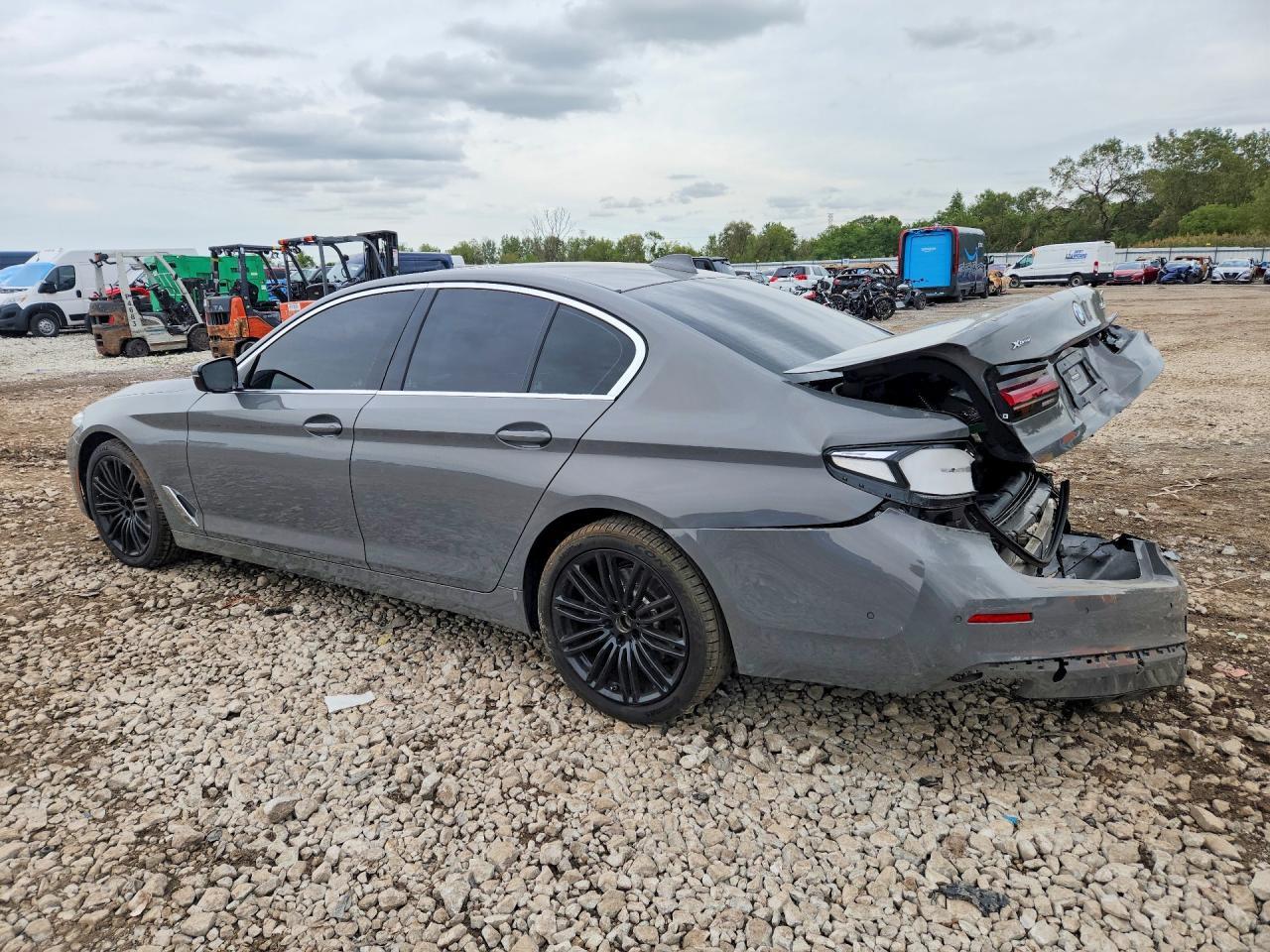 2021 BMW Seria 5 530i - zdjęcie 2