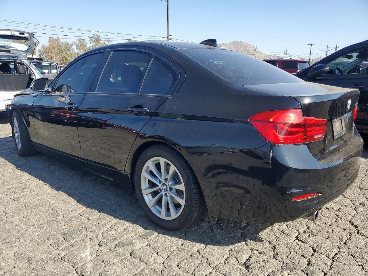 2017 BMW 320 I - zdjęcie 2