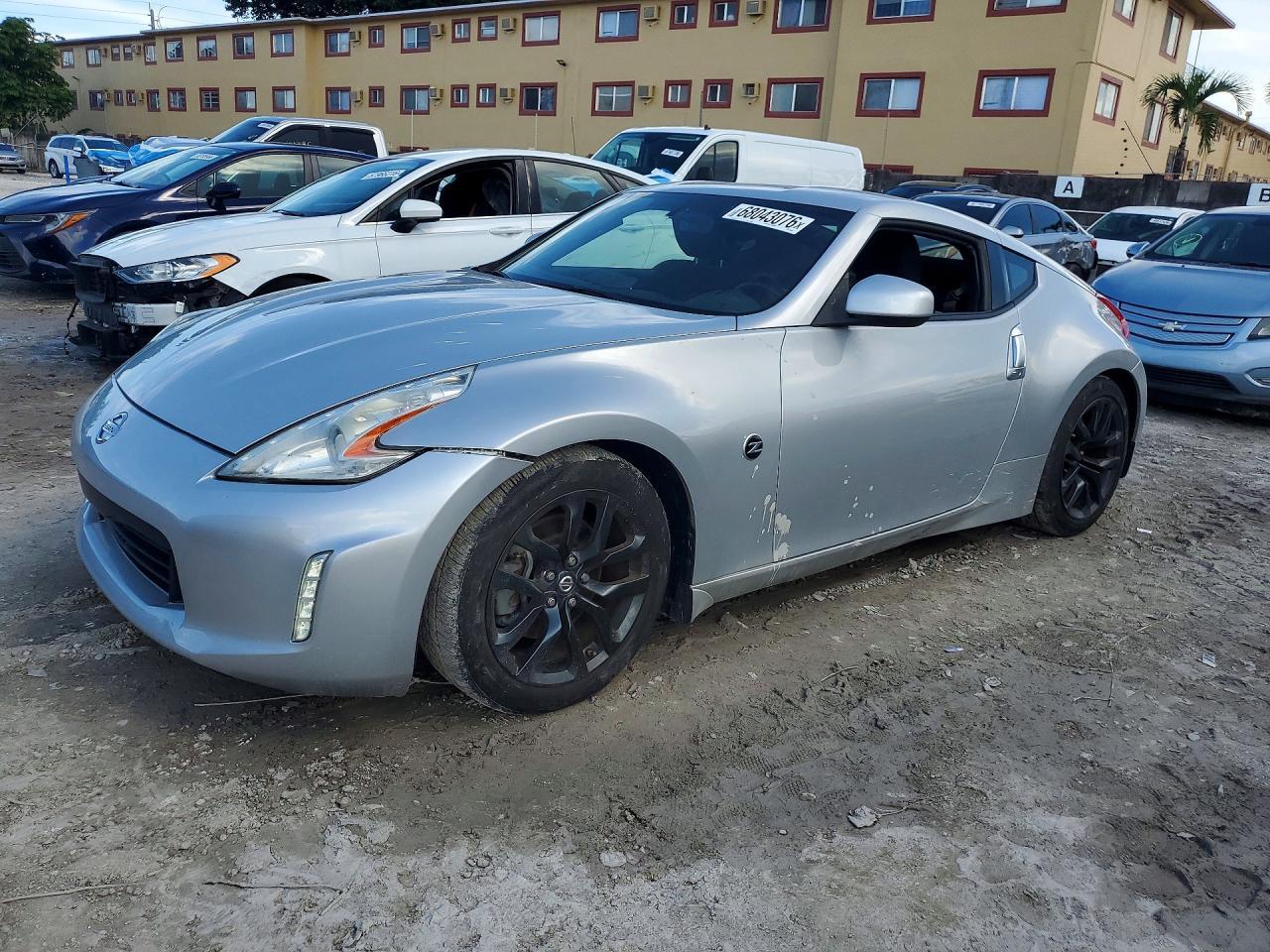 2016 Nissan 370Z Base - zdjęcie główne