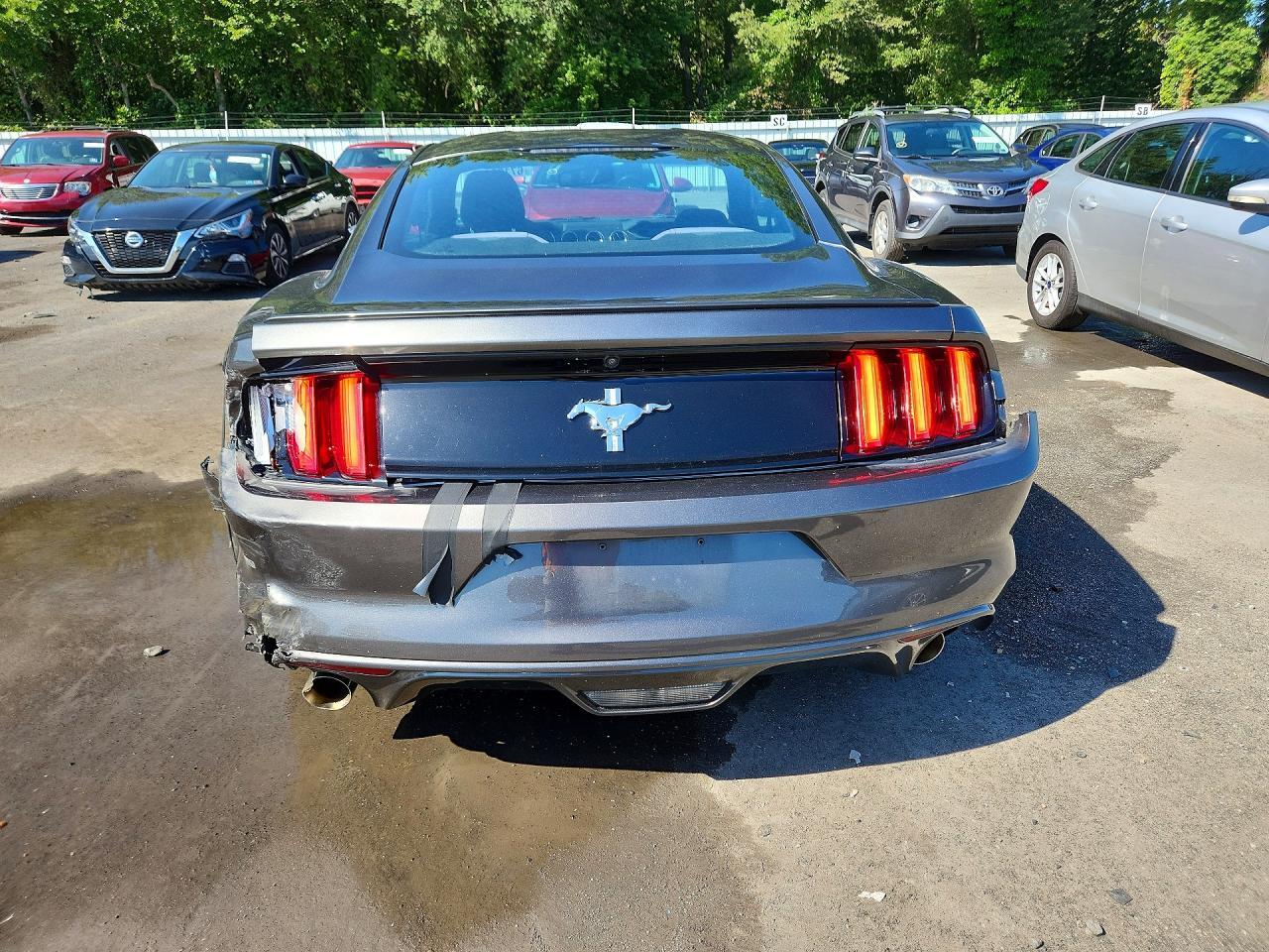 2015 Ford Mustang - zdjęcie 6