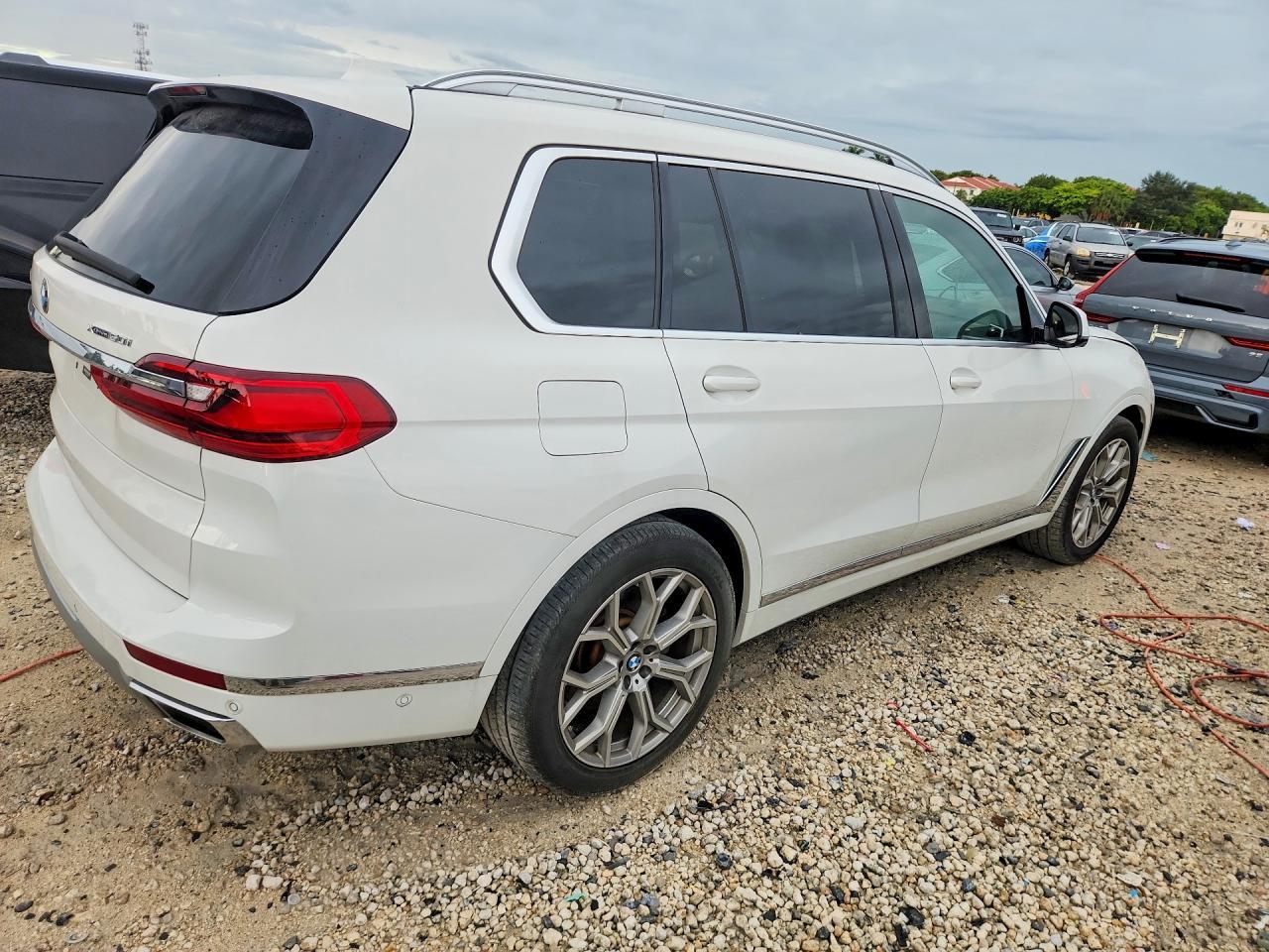 2019 BMW X7 xDrive50I - zdjęcie 3