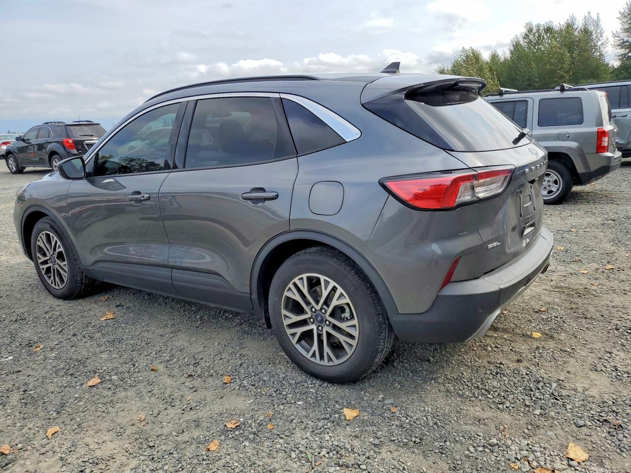 2021 Ford Escape Sel - zdjęcie 2
