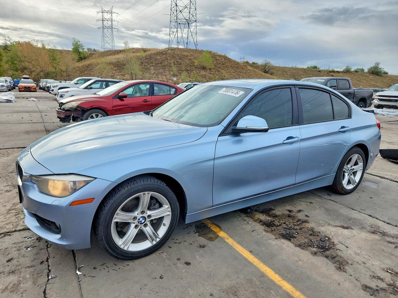 2013 BMW Seria 3 328i - zdjęcie główne