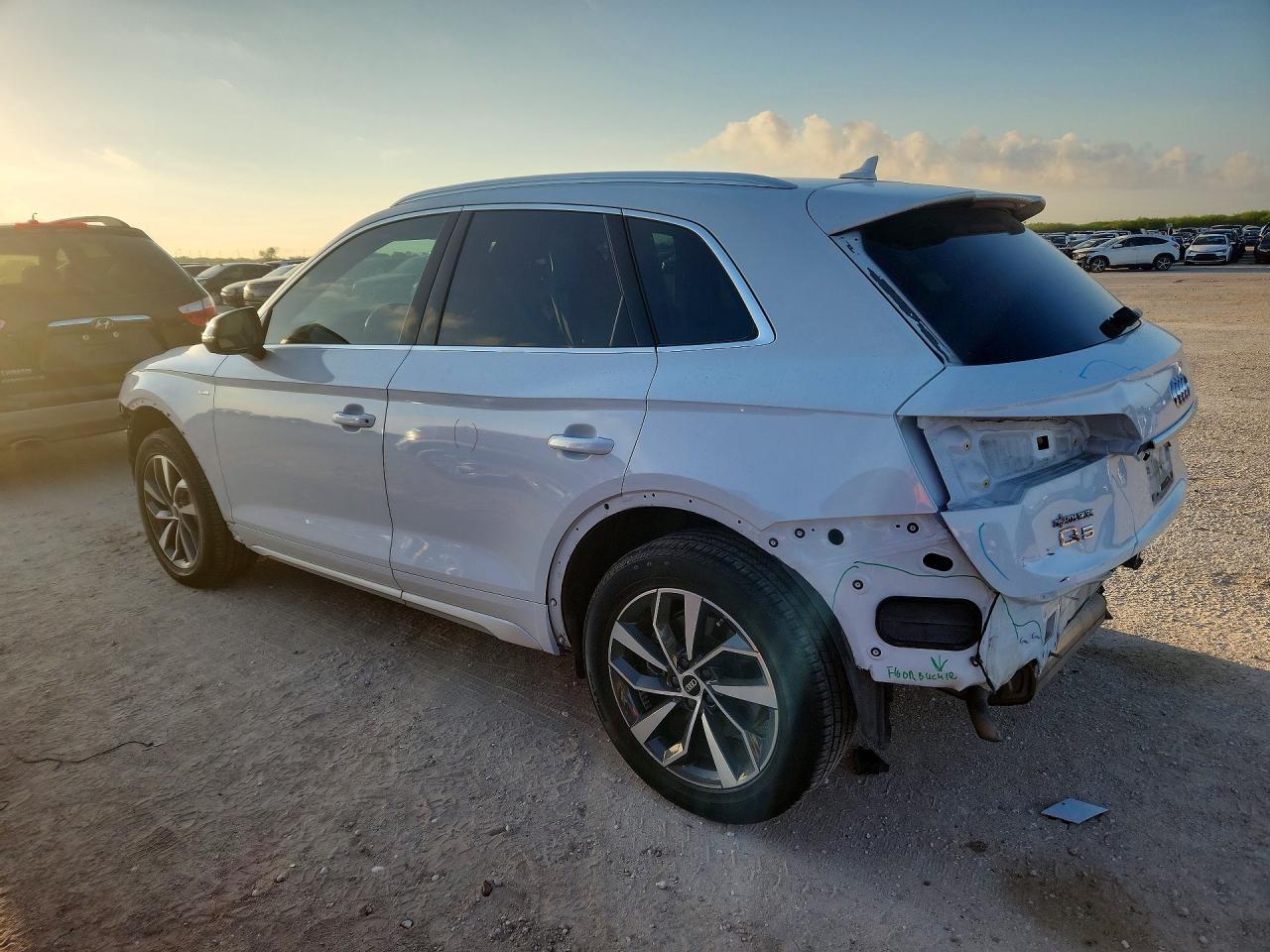 2022 Audi Q5 Premium Plus 45 - zdjęcie 2