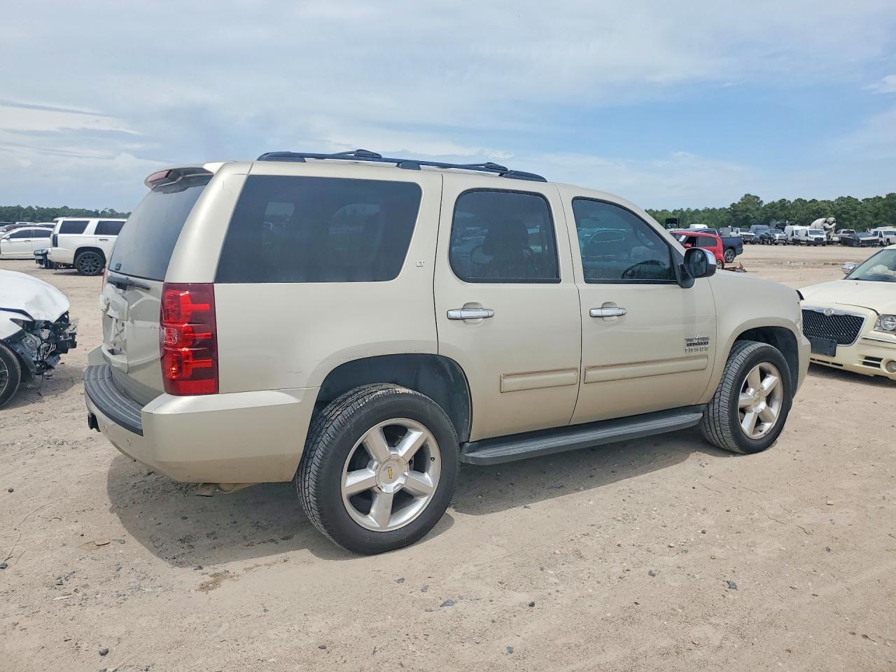 2013 Chevrolet Tahoe C1500 Lt - zdjęcie 3