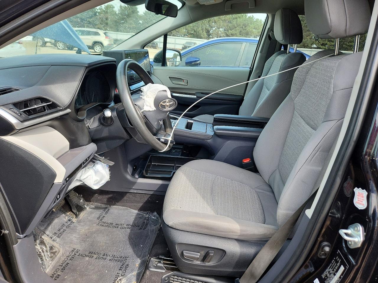 2023 Toyota Sienna Le - zdjęcie 7