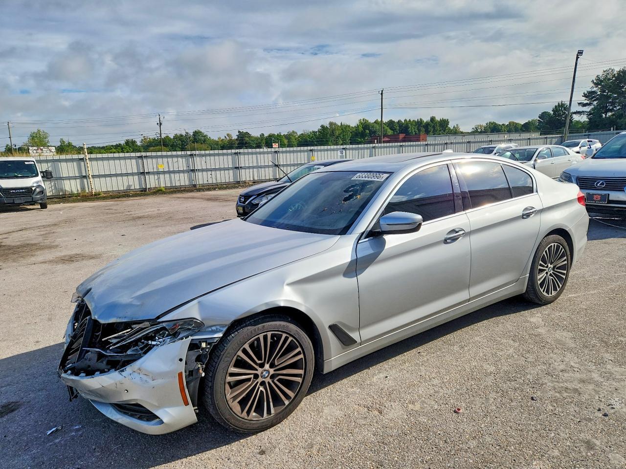 2017 BMW Seria 5 540i - zdjęcie główne