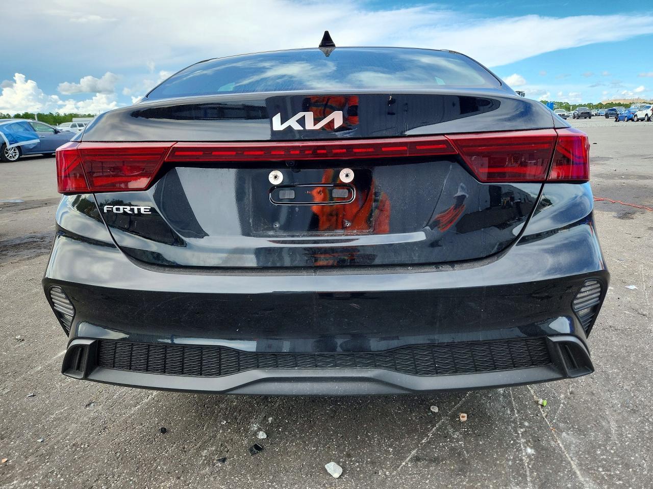 2024 Kia Forte Lxs - zdjęcie 6