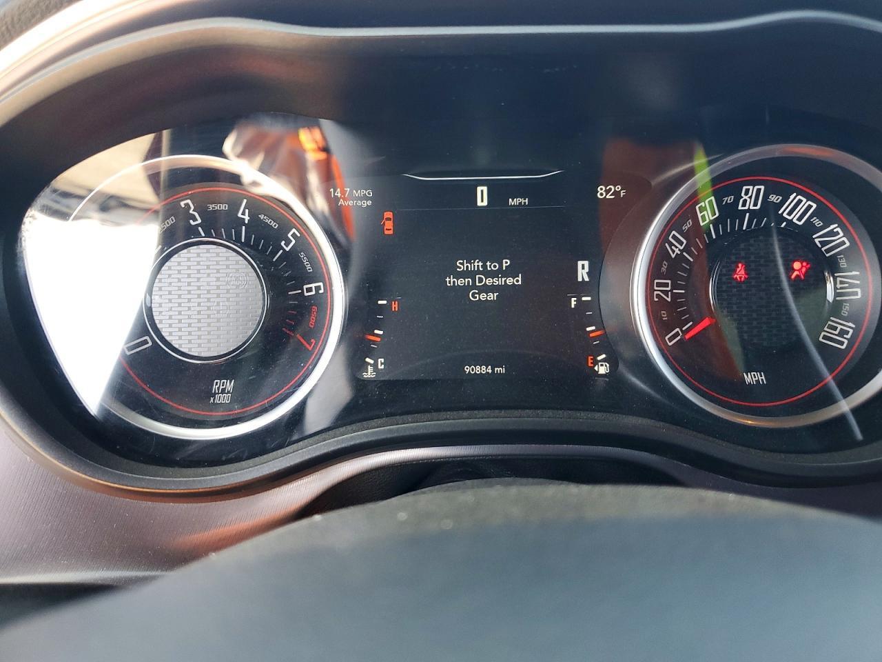 2019 Dodge Challenger - zdjęcie 9