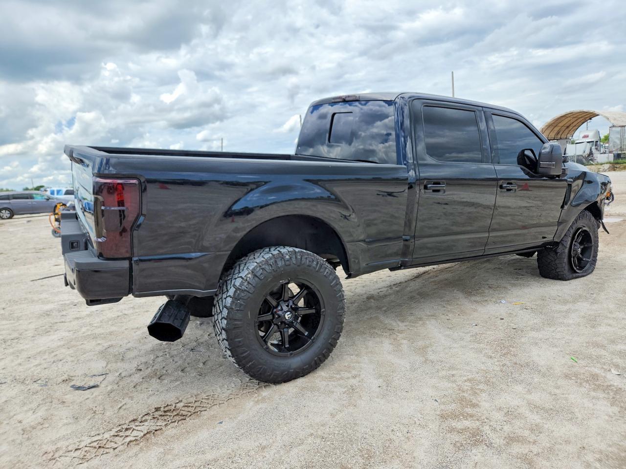 2017 Ford F250 Super Duty - zdjęcie 3