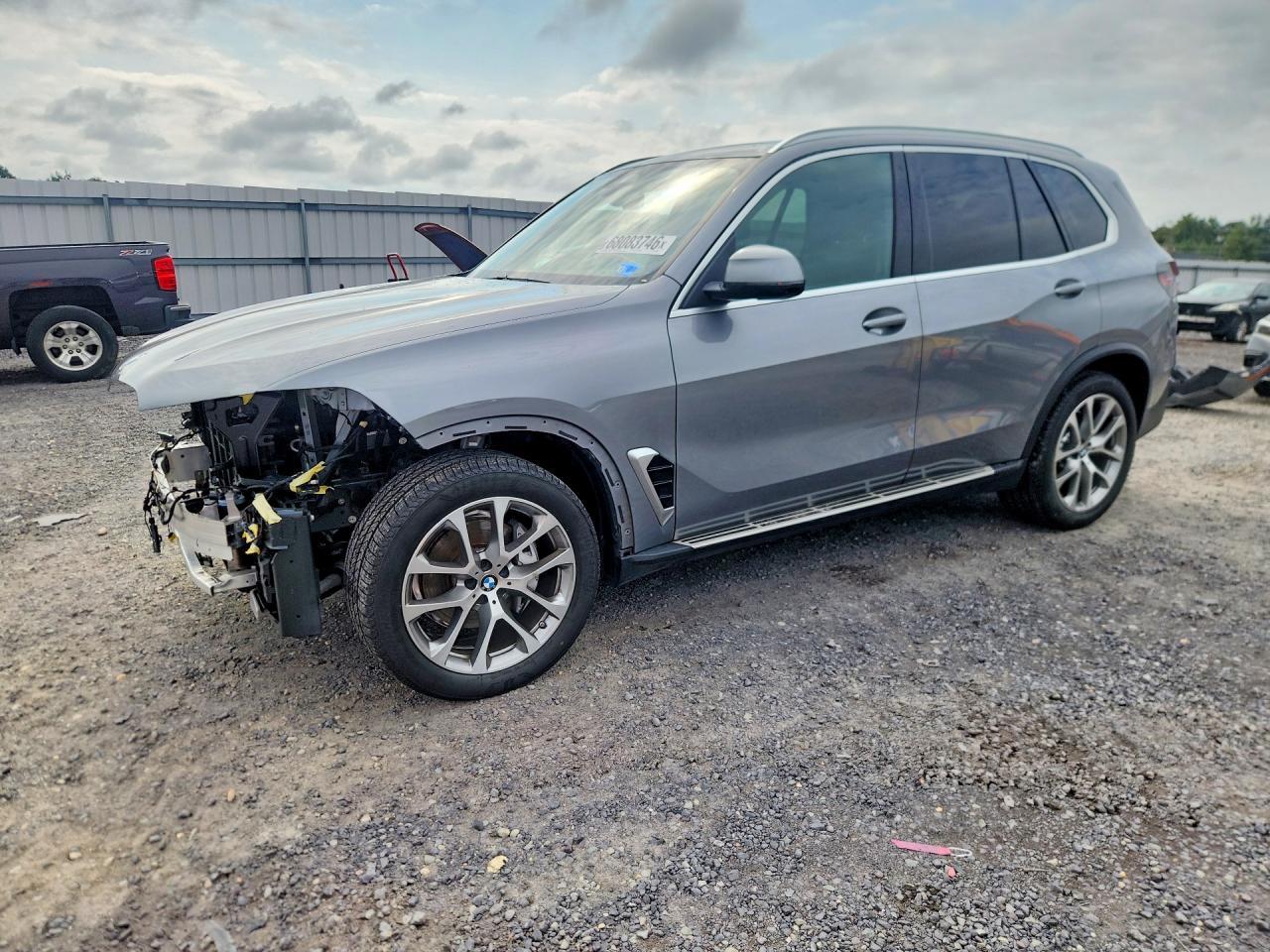 2024 BMW X5 xDrive40I - zdjęcie główne
