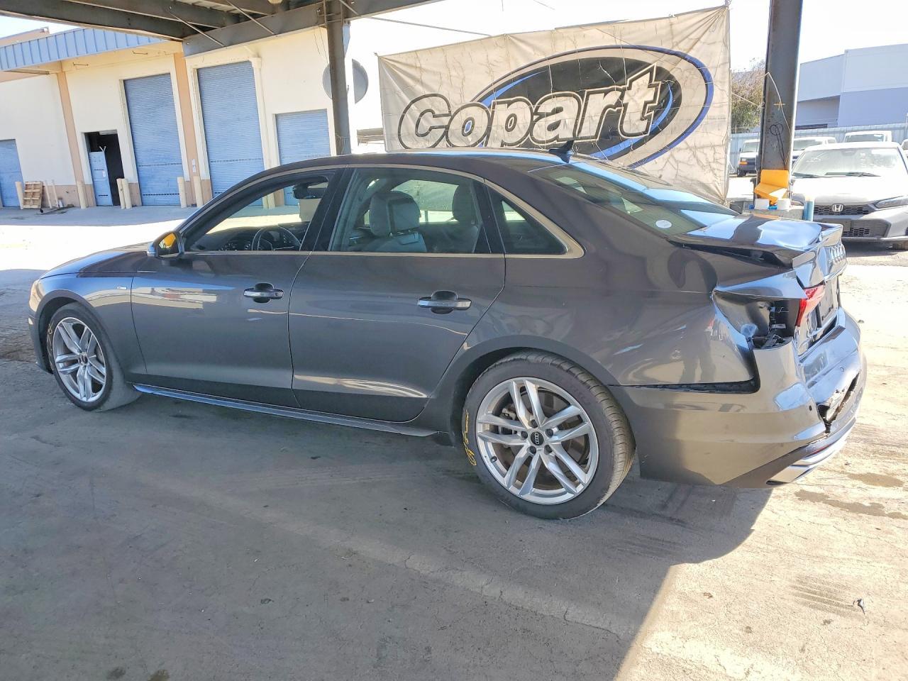 2023 Audi A4 Premium 45 - zdjęcie 2
