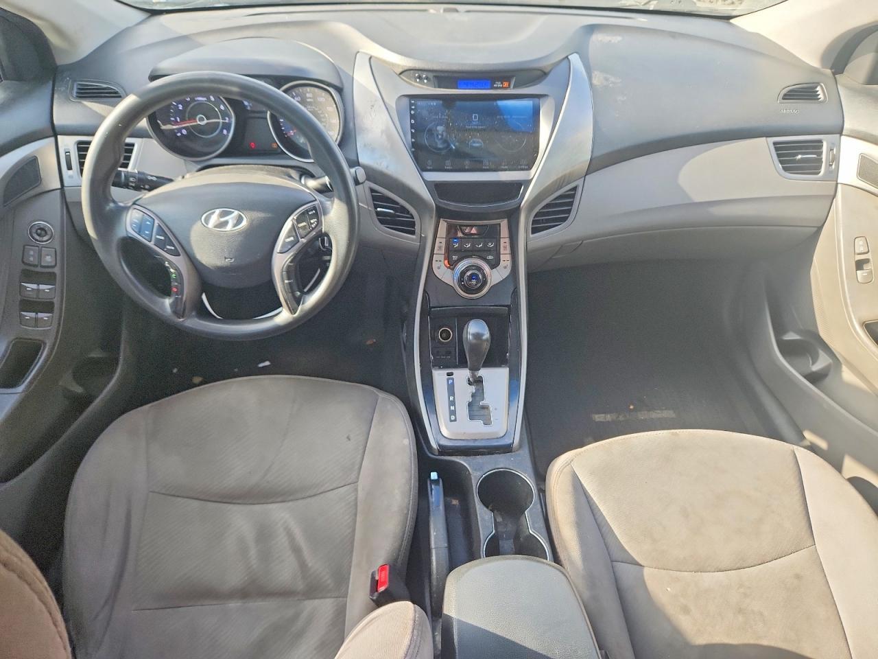 2013 Hyundai Elantra - zdjęcie 8
