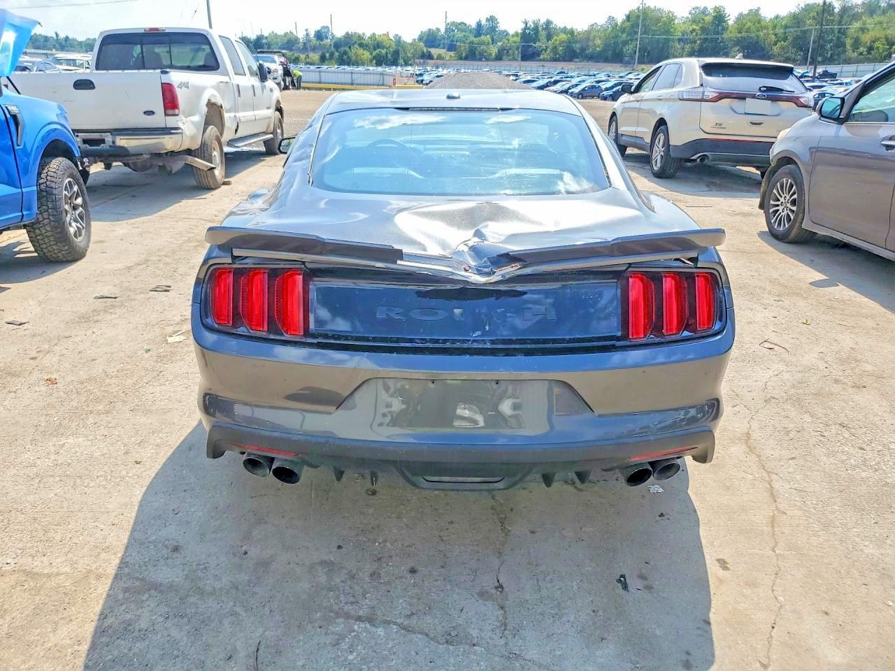 2015 Ford Mustang - zdjęcie 6
